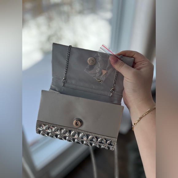 Guess Clutch - Picture 3 of 4